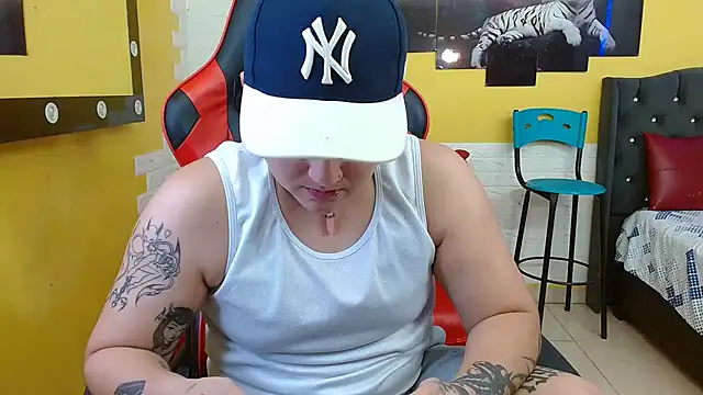 Snapshot of isabeautyx19 chatting on September 2025 05:06:02 AM isabeautyx19 online show from September 2025 05:06:02 AM