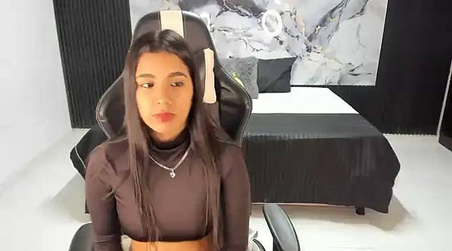 Snapshot of Ivy_16 chatting on February 2025 12:03:02 PM Ivy 16 online show from February 2025 12:03:02 PM