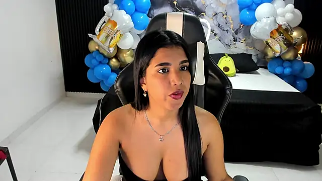 Snapshot of Ivy_16 chatting on October 2025 12:02:02 PM Ivy 16 online show from October 2025 12:02:02 PM