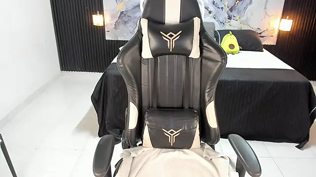 Snapshot of Ivy_16 chatting on November 2025 12:04:01 PM Ivy 16 online show from November 2025 12:04:01 PM