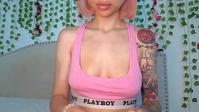 xoxcatt online show from July 2026 08:00:02 PM