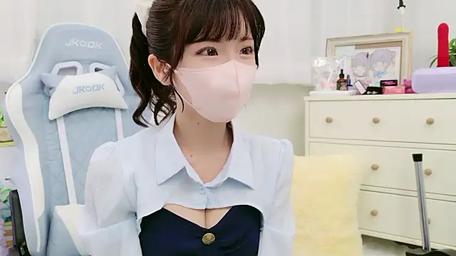 -minami- online show from September 2025 12:10:02 PM