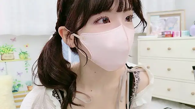 -minami- online show from October 2025 12:02:01 PM