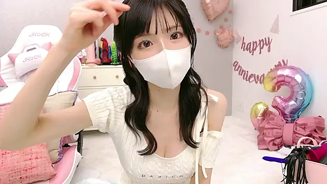 Snapshot of -minami- chatting on April 2026 06:10:01 PM -minami- online show from April 2026 06:10:01 PM