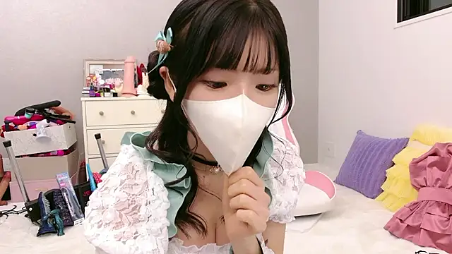 Snapshot of -minami- chatting on May 2026 12:00:01 PM -minami- online show from May 2026 12:00:01 PM