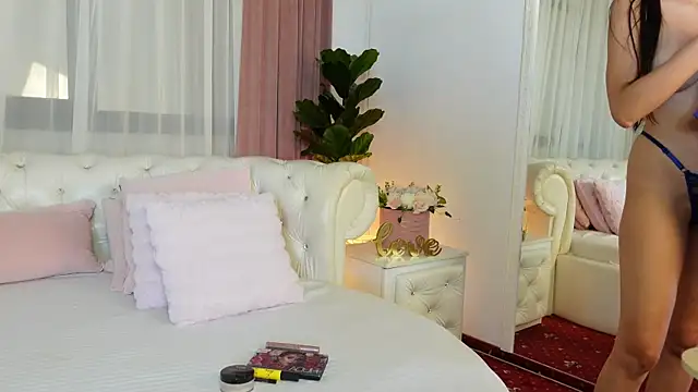 NinaCrystal1 online show from July 2026 08:41:02 AM
