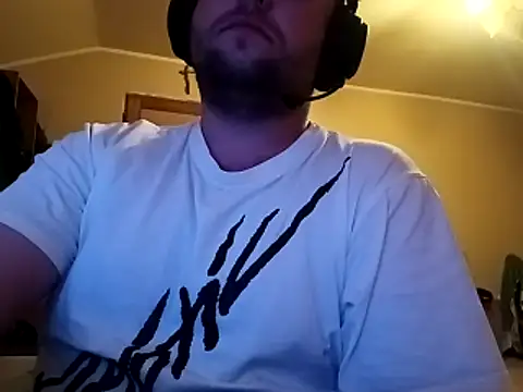 Snapshot of RoboticPower7 chatting on April 2026 07:51:01 PM RoboticPower7 online show from April 2026 07:51:01 PM