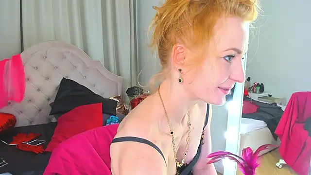 Snapshot of SquirtyAlisa chatting on April 2026 09:38:02 PM SquirtyAlisa online show from April 2026 09:38:02 PM