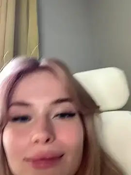 Vladamais online show from February 2025 03:16:01 PM