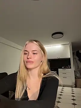 Vladamais online show from April 2026 07:58:01 PM