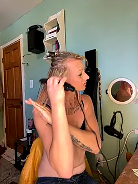 Snapshot of Cutetrans90 chatting on October 2025 05:13:02 PM Cutetrans90 online show from October 2025 05:13:02 PM