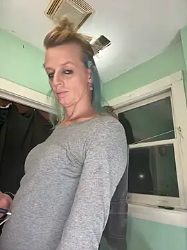 Snapshot of Cutetrans90 chatting on December 2025 12:18:02 AM Cutetrans90 online show from December 2025 12:18:02 AM