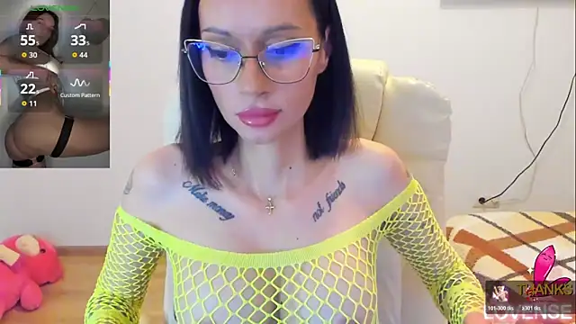 kissnicol32 online show from February 2026 04:46:02 PM