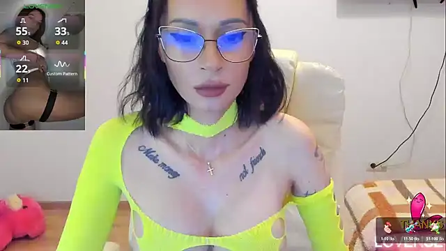 kissnicol32 online show from March 2026 04:12:02 PM