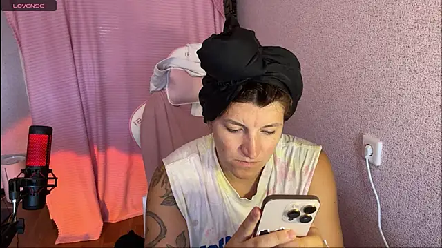 Katrin  kiss online show from September 2025 01:25:02 PM