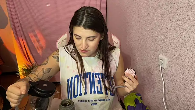 Katrin  kiss online show from December 2025 07:11:02 PM