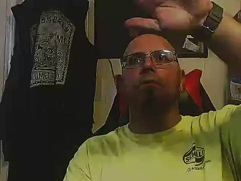 KrazyLegz online show from September 2025 10:45:01 PM