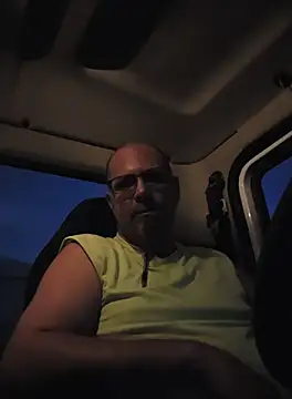 KrazyLegz online show from October 2025 11:58:02 PM