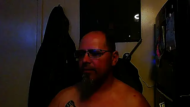 KrazyLegz online show from November 2025 05:07:01 PM