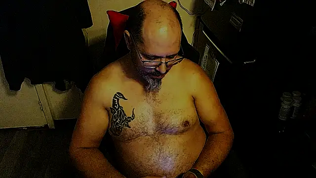 KrazyLegz online show from December 2025 04:25:01 PM