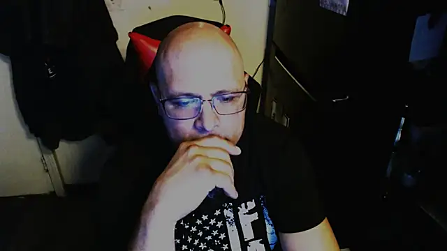 Snapshot of KrazyLegz chatting on May 2026 04:02:01 PM KrazyLegz online show from May 2026 04:02:01 PM