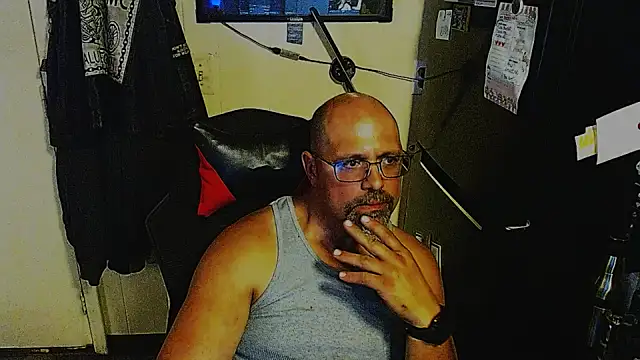 Snapshot of KrazyLegz chatting on August 2026 04:22:01 AM KrazyLegz online show from August 2026 04:22:01 AM