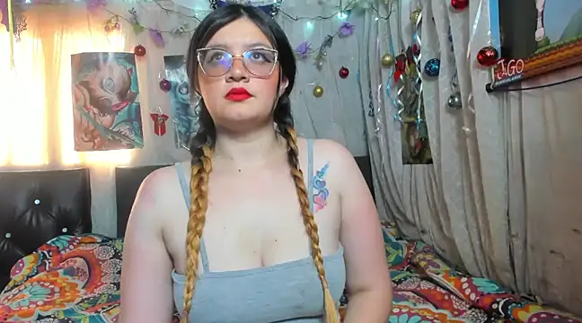 NinaGauther online show from December 2024 05:33:02 PM