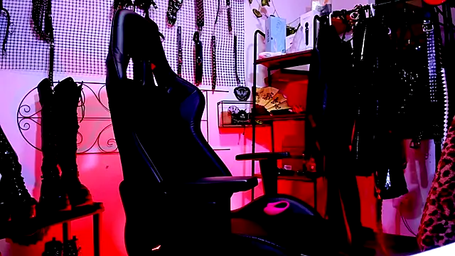 Agatha BDSM online show from November 2025 08:42:02 PM