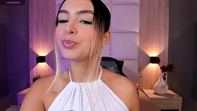 bella1207 online show from September 2025 08:03:01 PM