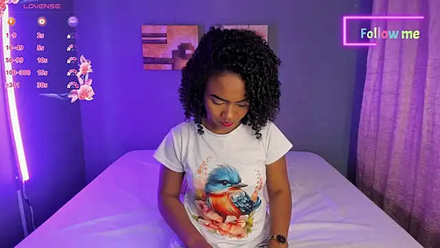 EmmaSmith06 online show from December 2024 05:08:02 PM