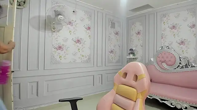 perla milf4u online show from February 2025 07:21:01 PM