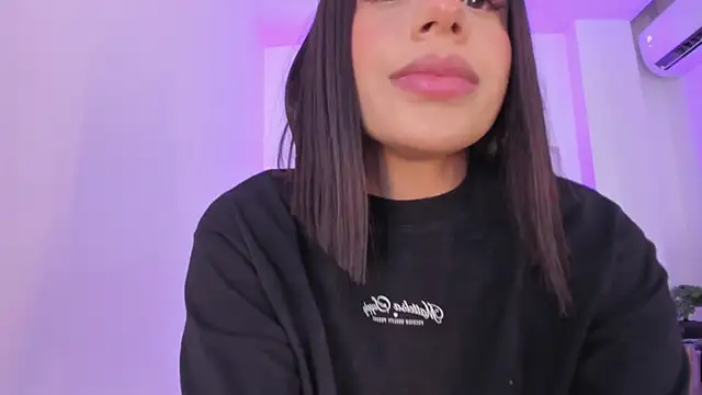 emelie 89 online show from February 2025 01:40:02 PM