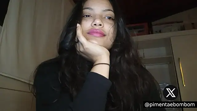 Snapshot of bombomepimenta chatting on September 2025 08:25:01 AM bombomepimenta online show from September 2025 08:25:01 AM