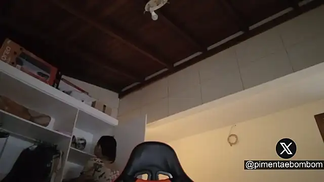 Snapshot of bombomepimenta chatting on September 2025 09:52:02 PM bombomepimenta online show from September 2025 09:52:02 PM