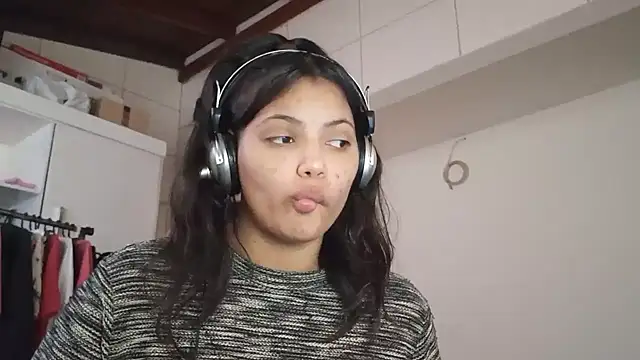 Snapshot of bombomepimenta chatting on October 2025 04:18:02 PM bombomepimenta online show from October 2025 04:18:02 PM