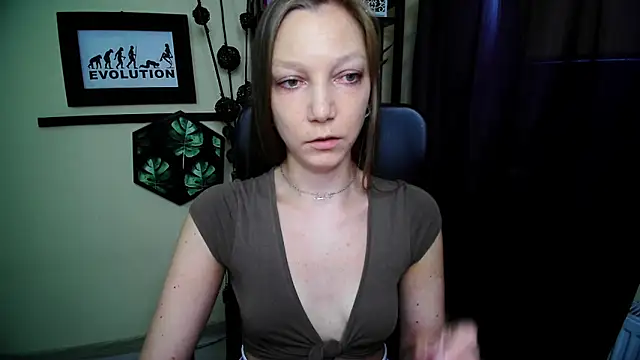 Snapshot of EmillyPlay chatting on June 2026 05:34:02 AM EmillyPlay online show from June 2026 05:34:02 AM