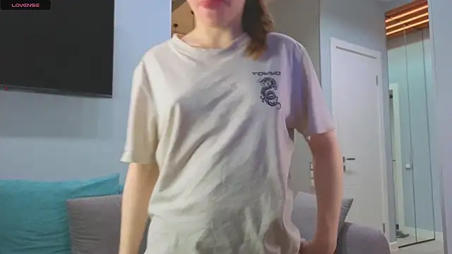 Snapshot of DonnaBurkee chatting on October 2025 04:37:01 AM DonnaBurkee online show from October 2025 04:37:01 AM