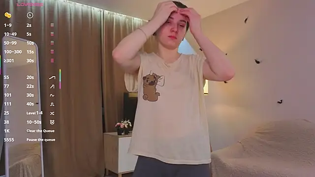 Snapshot of DonnaBurkee chatting on November 2025 04:04:01 AM DonnaBurkee online show from November 2025 04:04:01 AM