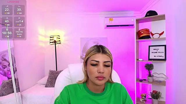 Snapshot of SALOOMEE__ chatting on February 2025 11:53:01 AM SALOOMEE online show from February 2025 11:53:01 AM