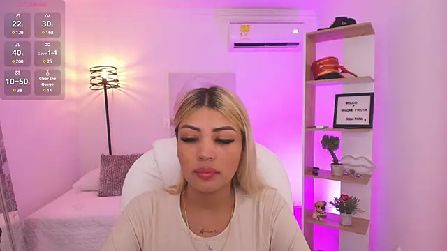 Snapshot of SALOOMEE__ chatting on February 2025 11:01:02 AM SALOOMEE online show from February 2025 11:01:02 AM