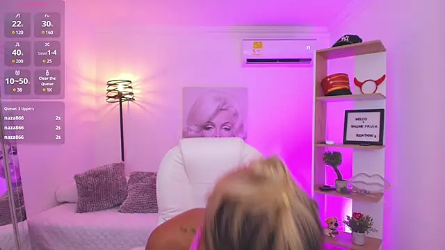 Snapshot of SALOOMEE__ chatting on February 2025 06:03:01 PM SALOOMEE online show from February 2025 06:03:01 PM