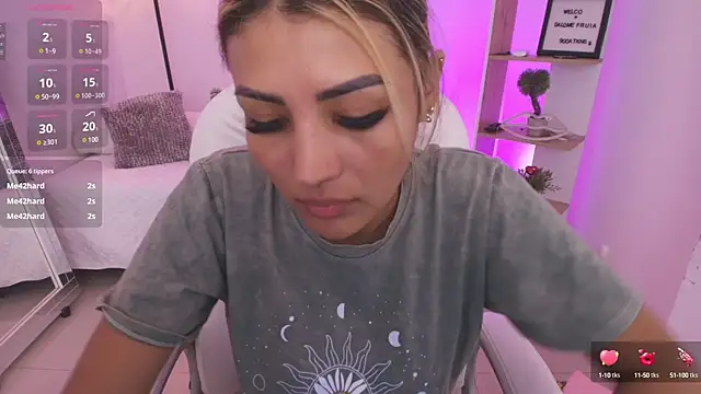 Snapshot of SALOOMEE__ chatting on February 2025 05:18:02 PM SALOOMEE online show from February 2025 05:18:02 PM