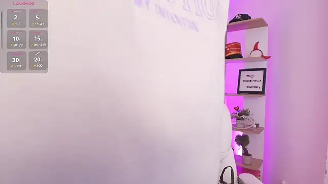 Snapshot of SALOOMEE__ chatting on February 2025 11:07:02 AM SALOOMEE online show from February 2025 11:07:02 AM