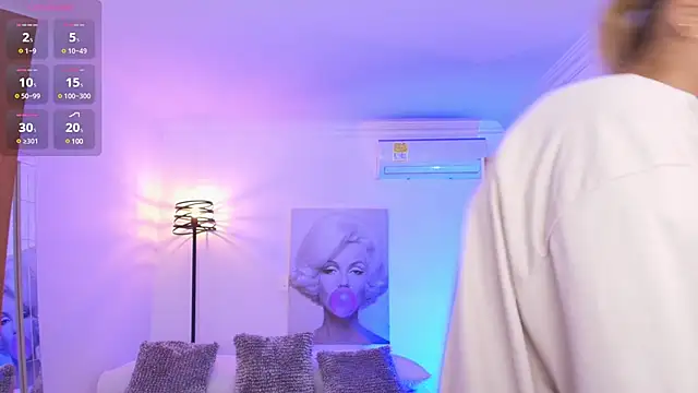 Snapshot of SALOOMEE__ chatting on February 2025 11:42:02 AM SALOOMEE online show from February 2025 11:42:02 AM