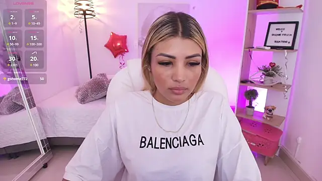 Snapshot of SALOOMEE__ chatting on February 2025 11:55:01 AM SALOOMEE online show from February 2025 11:55:01 AM