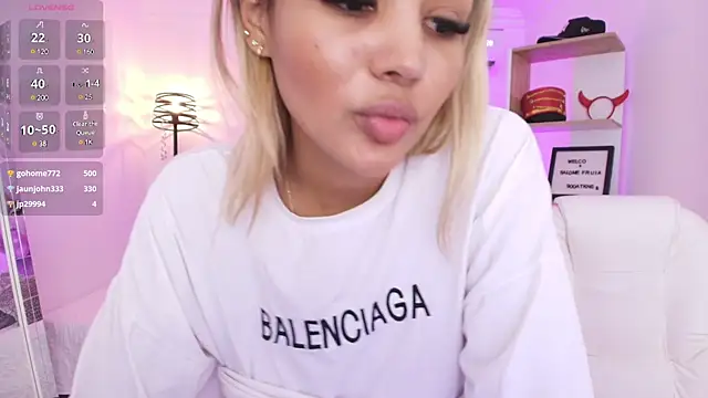 Snapshot of SALOOMEE__ chatting on February 2025 02:59:01 PM SALOOMEE online show from February 2025 02:59:01 PM