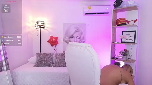 Snapshot of SALOOMEE__ chatting on February 2025 06:15:02 PM SALOOMEE online show from February 2025 06:15:02 PM