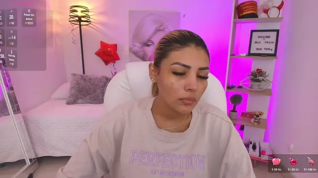 Snapshot of SALOOMEE__ chatting on March 2025 12:00:01 PM SALOOMEE online show from March 2025 12:00:01 PM