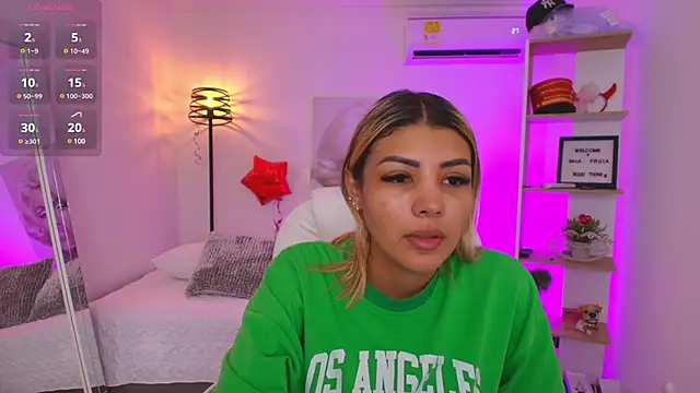 Snapshot of SALOOMEE__ chatting on March 2025 11:51:01 AM SALOOMEE online show from March 2025 11:51:01 AM