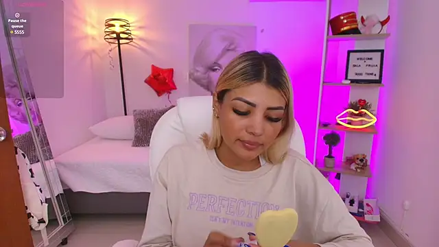 Snapshot of SALOOMEE__ chatting on March 2025 11:53:02 AM SALOOMEE online show from March 2025 11:53:02 AM